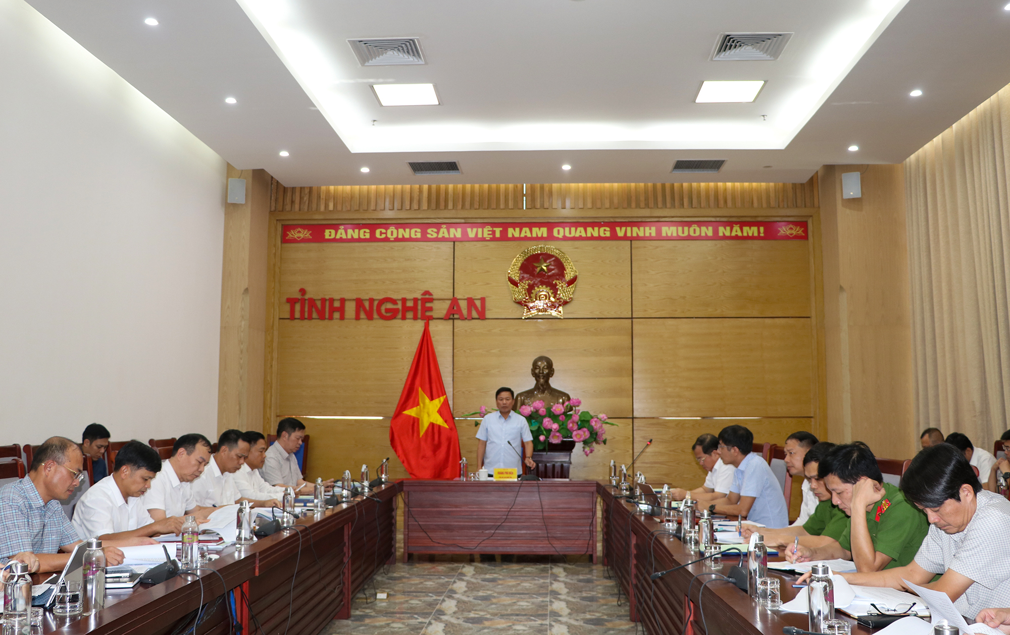 Anh-tin-bai